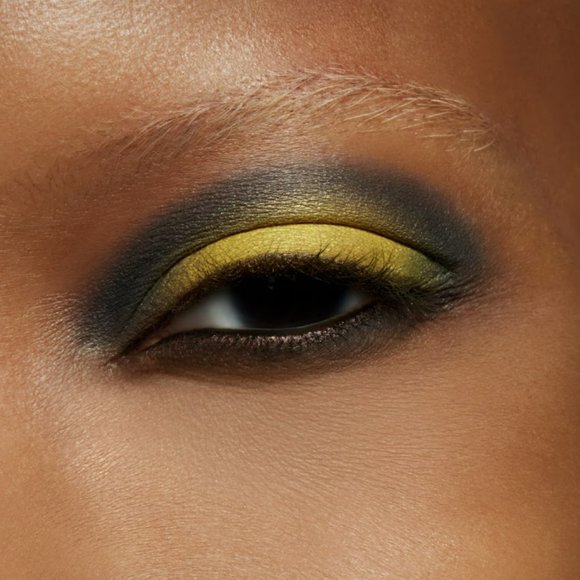 “Memories of Space" MAC Pro Palette Refill - Picture 5 of 5